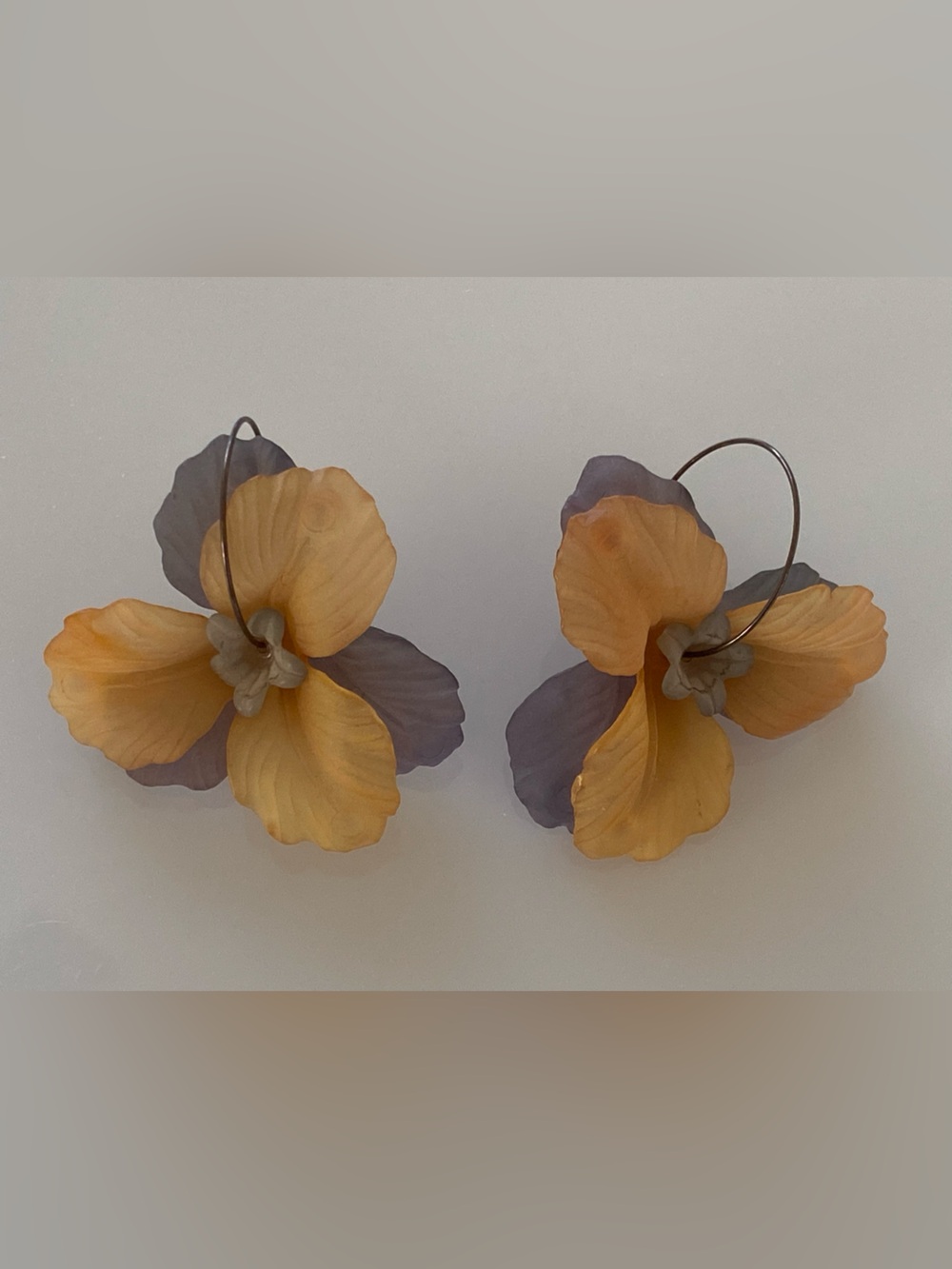 Vintage Lucite Flower Earrings